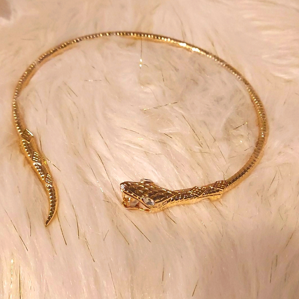 Womens snakehead neckpiece